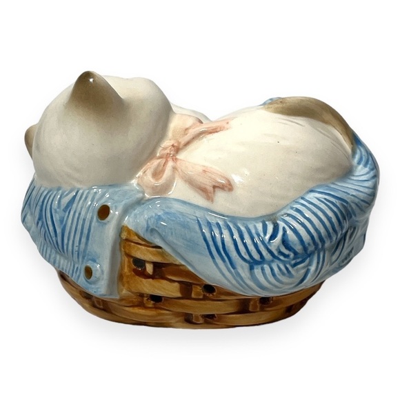VTG 1983 Avon Ceramic Sachet Sleeping Siamese Cat Kitten Laundry Basket Pomander - Picture 3 of 4